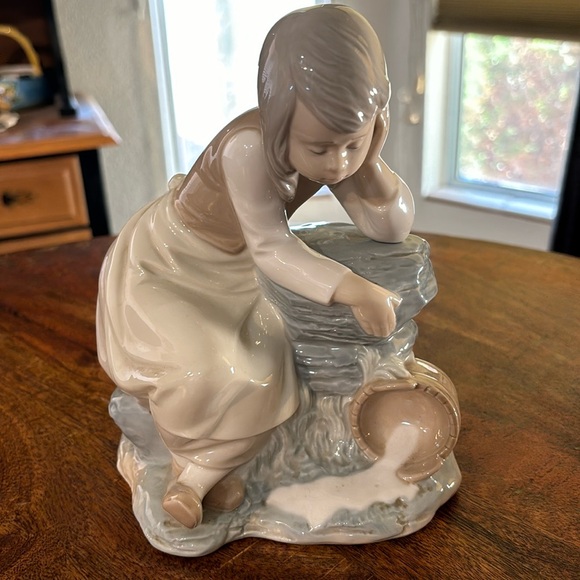Retired Lladro Nao Milkmaid Girl With Spilled Milk Figurine Art